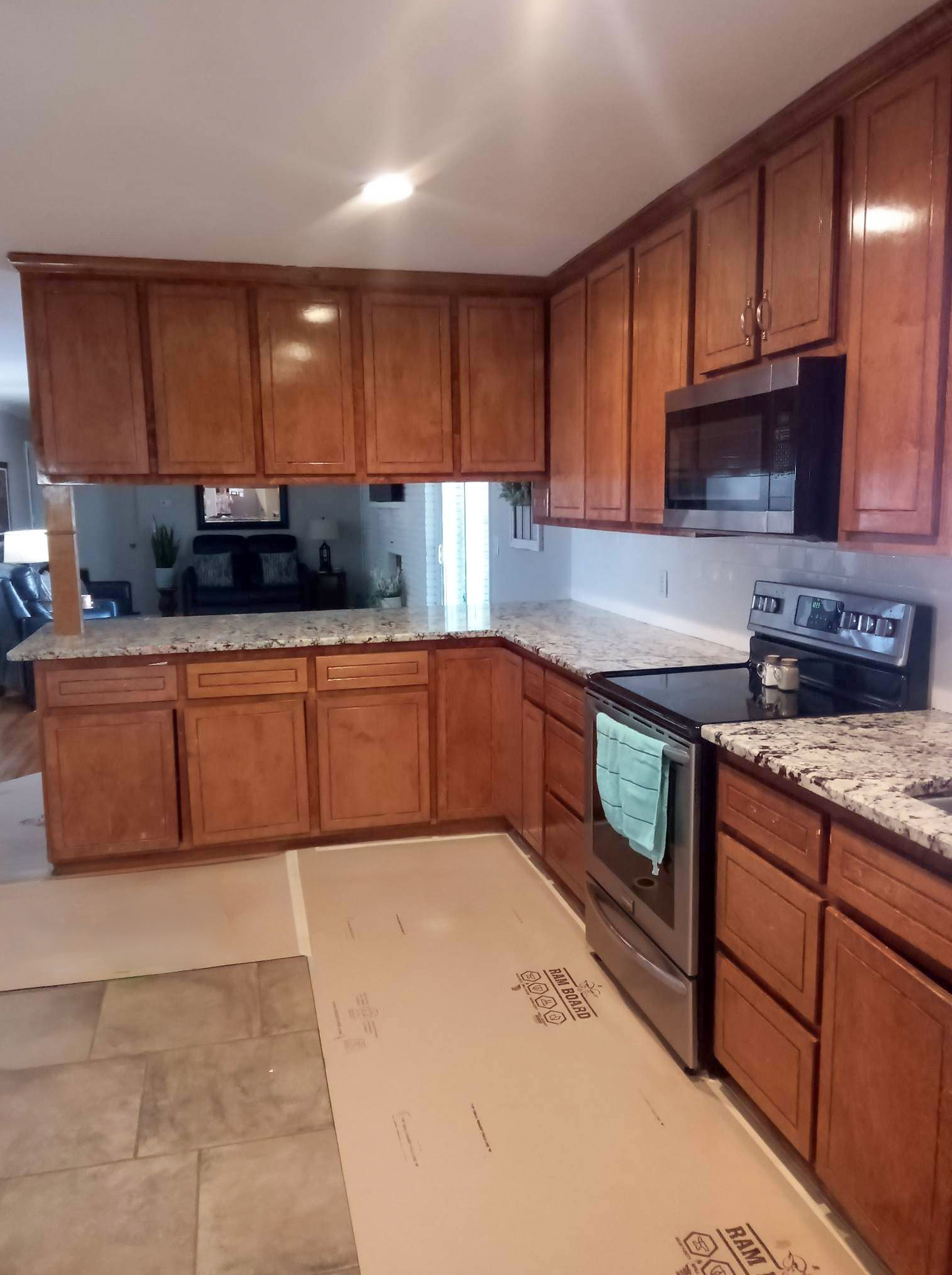 Kitchen Cabinets Before Refinishing